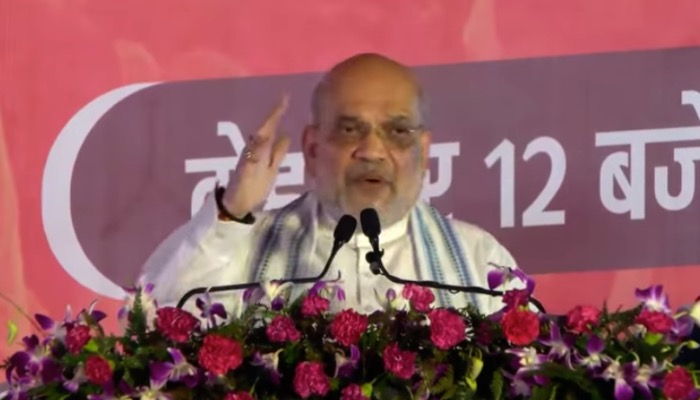 सिखों के मामले में अमित शाह ने कही ऐसी बात, मंच पर सिख ने किया कुछ ऐसा कि सब रह गए हैरान