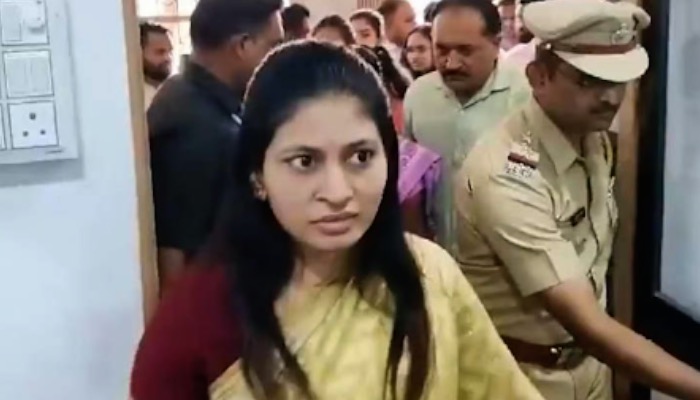 केंद्रीय मंत्री की बेटी से धार्मिक कार्यक्रम में छेड़छाड़, एक आरोपी गिरफ्तार