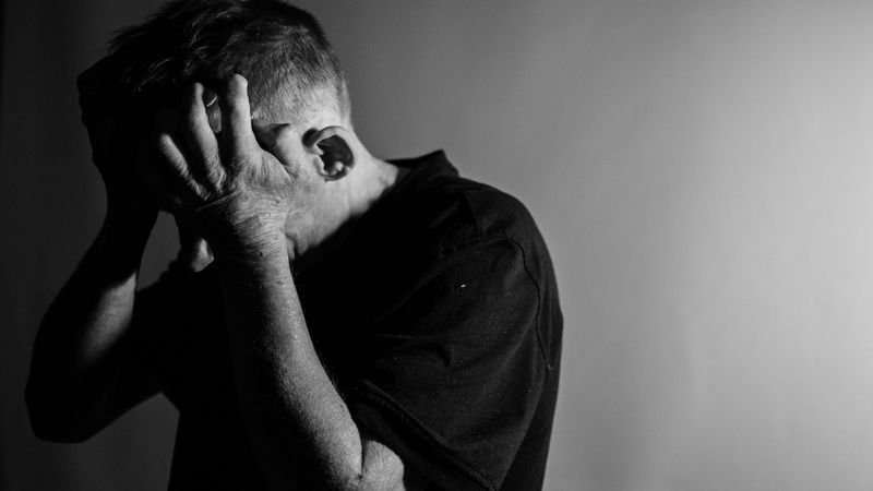 क्या डिप्रेशन आपको डिमेंशिया की ओर धकेल रहा है? जानें नए शोध क्या हुए चौंकाने वाले खुलासे