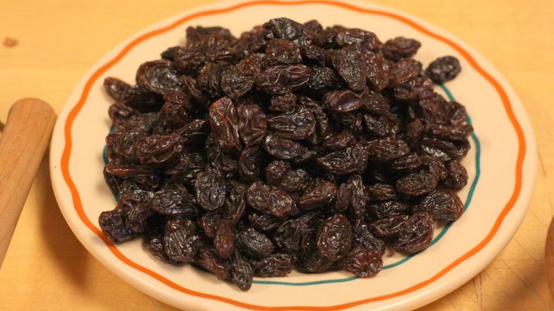 एनीमिया और हड्डियों की कमजोरी? महिलाओं के लिए बेहद फायदेमंद है किशमिश, आज ही करें डाइट में शामिल