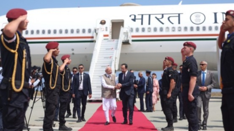 साइप्रस दौरे पर पहुंचे पीएम मोदी, राष्ट्रपति निकोस ने किया रेड कार्पेट स्वागत, भारत के लिहाज से कितना अहम है यह दौरा