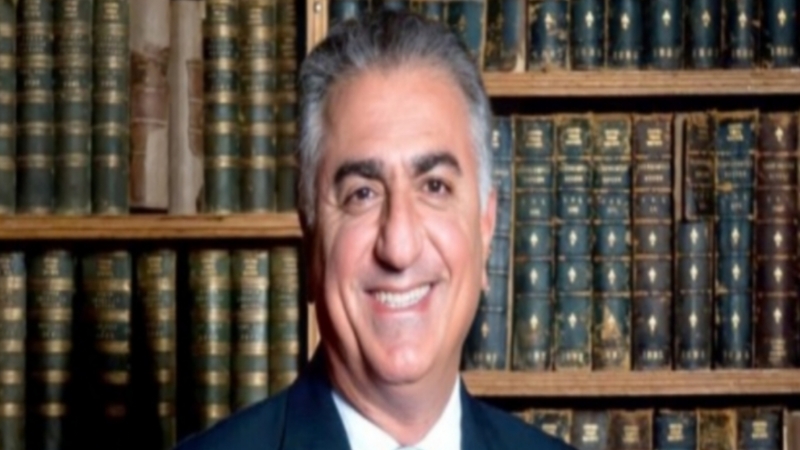 'खामेनेई को बेदखल करने का समय आ गया है..; संघर्ष के बीच इजरायल के समर्थन में खड़े हुए ईरान के पूर्व राजा के बेटे