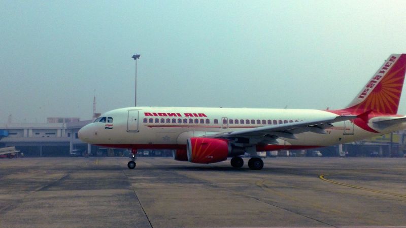 थाईलैंड के फुकेट से दिल्ली आ रही एअर इंडिया फ्लाइट को मिली बम से उड़ाने की धमकी, करानी पड़ी इमरजेंसी लैंडिंग