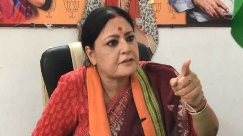 पश्चिम बंगाल: आसनसोल में प्रदर्शन के दौरान पुलिस से भिड़े BJP कार्यकर्ता, विधायक अग्निमित्रा पॉल ने लगाए बदसलूकी के आरोप