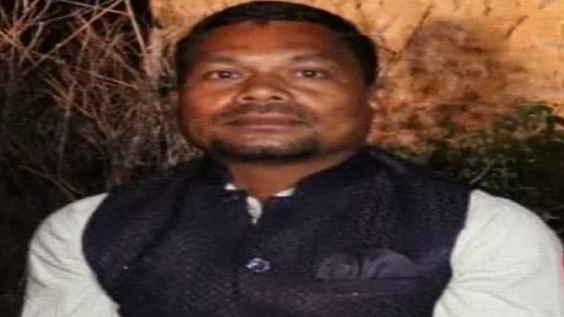 झारखंड में ग्राम प्रधान और भाजपा नेता की घर में घुसकर हत्या, पहले गोली मारी, फिर धारदार हथियार से किए कई वार