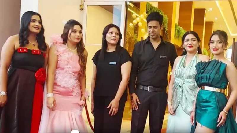 छत्तीसगढ़ में पहली बार सजा रेड कार्पेट फैशन शो, 55 प्रतिभागियों ने किया रैंप वॉक