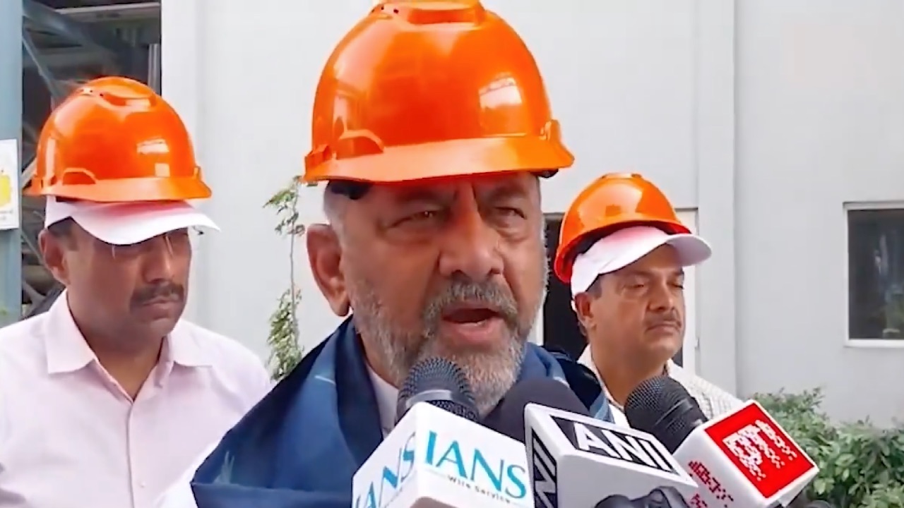 'ये मॉडल देश में सबसे बेहतरीन...', दिल्ली की कचरा प्रबंधन तकनीक के मुरीद हुए कर्नाटक के डिप्टी सीएम डीके शिवकुमार