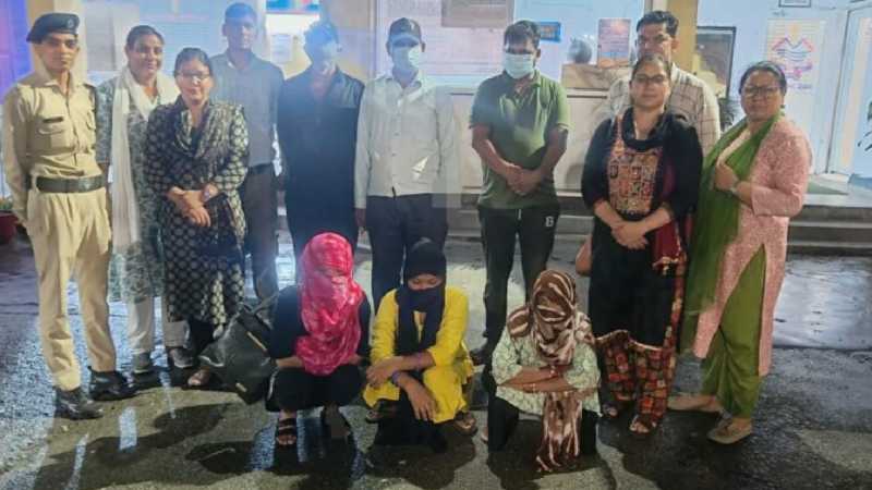 देहरादून में देह व्यापार का भंडाफोड़, गेस्ट हाउस में ताबड़तोड़ छापेमारी, 6 गिरफ्तार