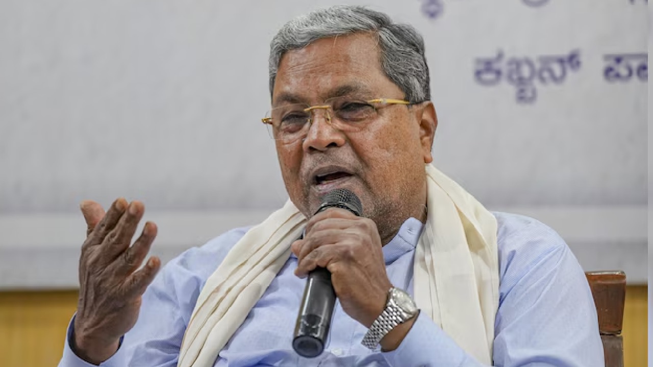 'ये सरकार का नहीं कांग्रेस आलाकमान का फैसला', जाति जनगणना पर CM सिद्धारमैया के बयान से कर्नाटक का राजनीतिक पारा हाई