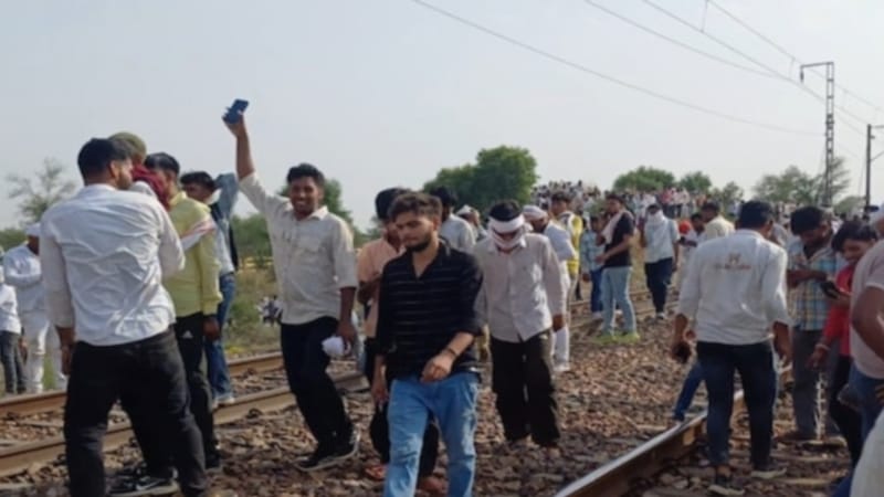 रेलवे ट्रैक से हटे गुर्जर आंदोलनकारी, राजस्थान सरकार के आश्वासन के बाद बनी सहमति, जानें क्या थी मांग
