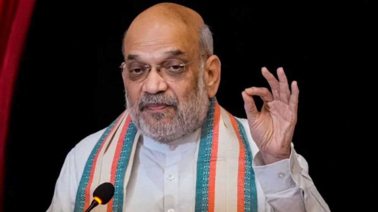 'वो दिन दूर नहीं जब अंग्रेजी बोलने वालों को आएगी शर्म...', भाषा विवाद के बीच अमित शाह बोले- हमारे देश की भाषाएं, हमारा गहना