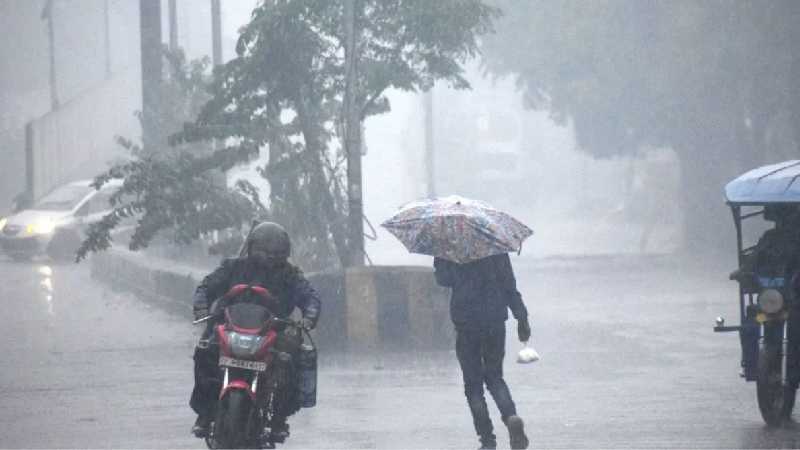 छत्तीसगढ़ में अगले तीन से चार दिनों में होगी जबरदस्त बारिश, मौसम विभाग ने जारी किया कई ज़िलों के लिए येलो अलर्ट
