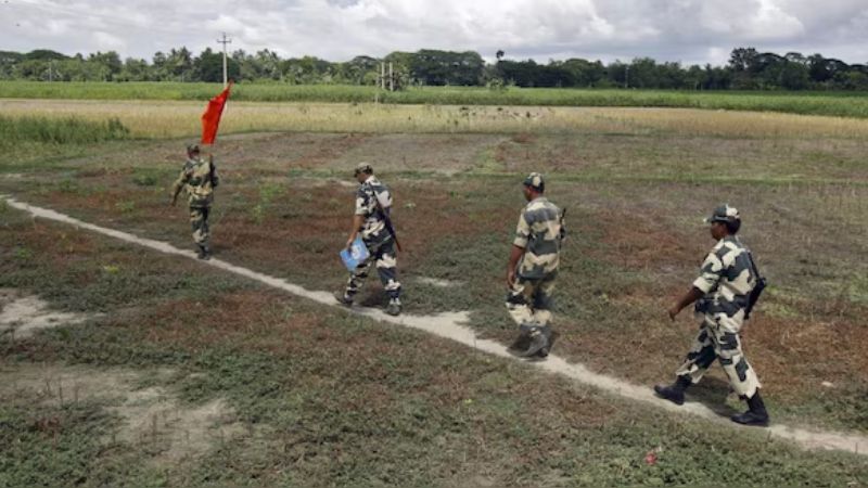 बॉर्डर से BSF जवान का अपहरण कर ले गए बांग्लादेशी उपद्रवी, कुछ ही घंटों के बाद करना पड़ा रिहा