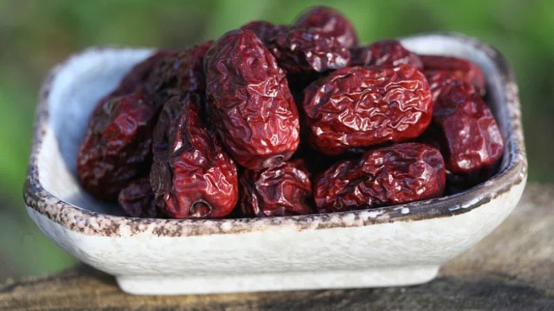 अंदर से ख़राब हो सकता है खजूर! अमेरिकी डॉक्टर की चेतावनी, खाने से पहले ऐसे करें चेक