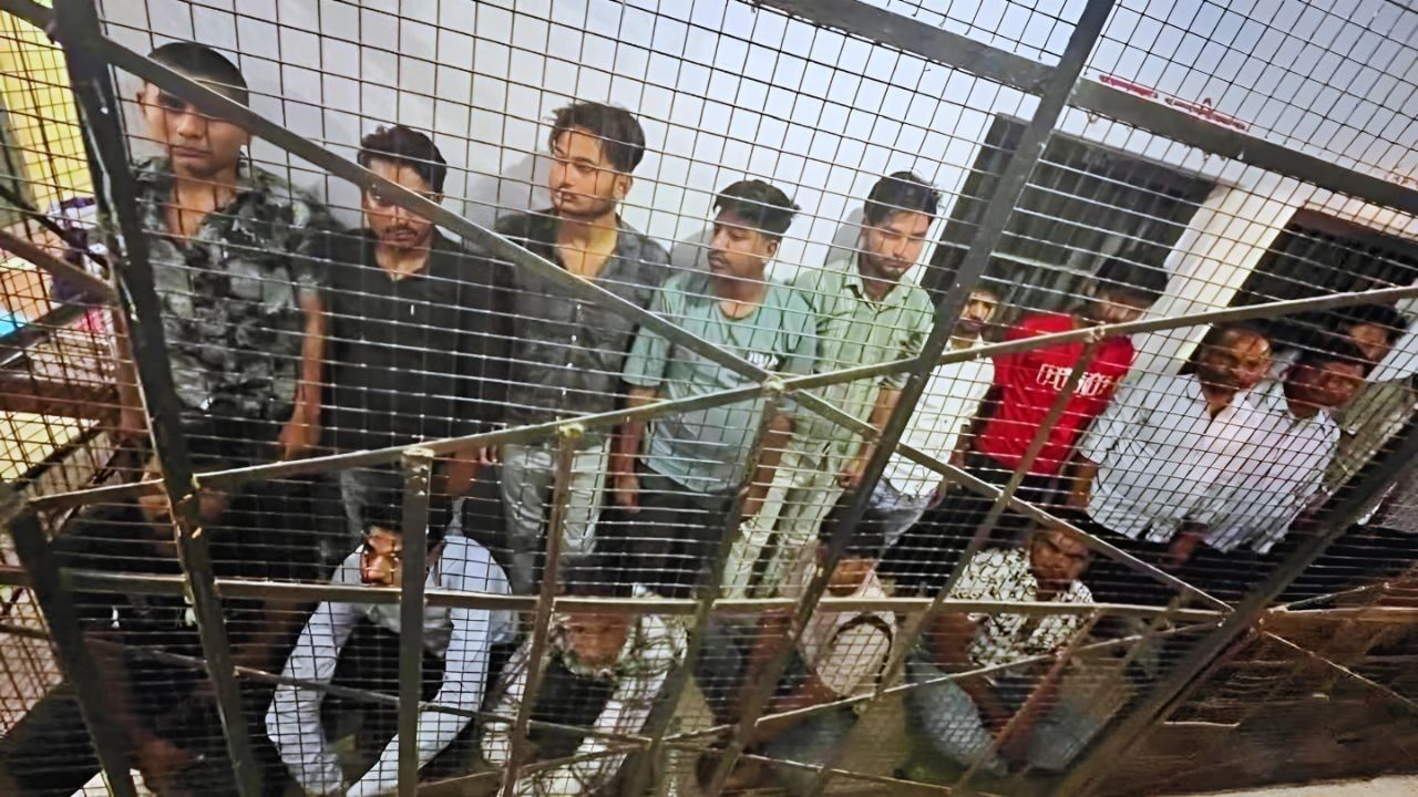 इटावा में ब्राह्मणों के गांव पर चढ़ाई करने के मामले में 'अहीर रेजीमेंट' और 'यादव महासभा' के उपद्रवियों पर एक्शन, अब तक 19 गिरफ्तार