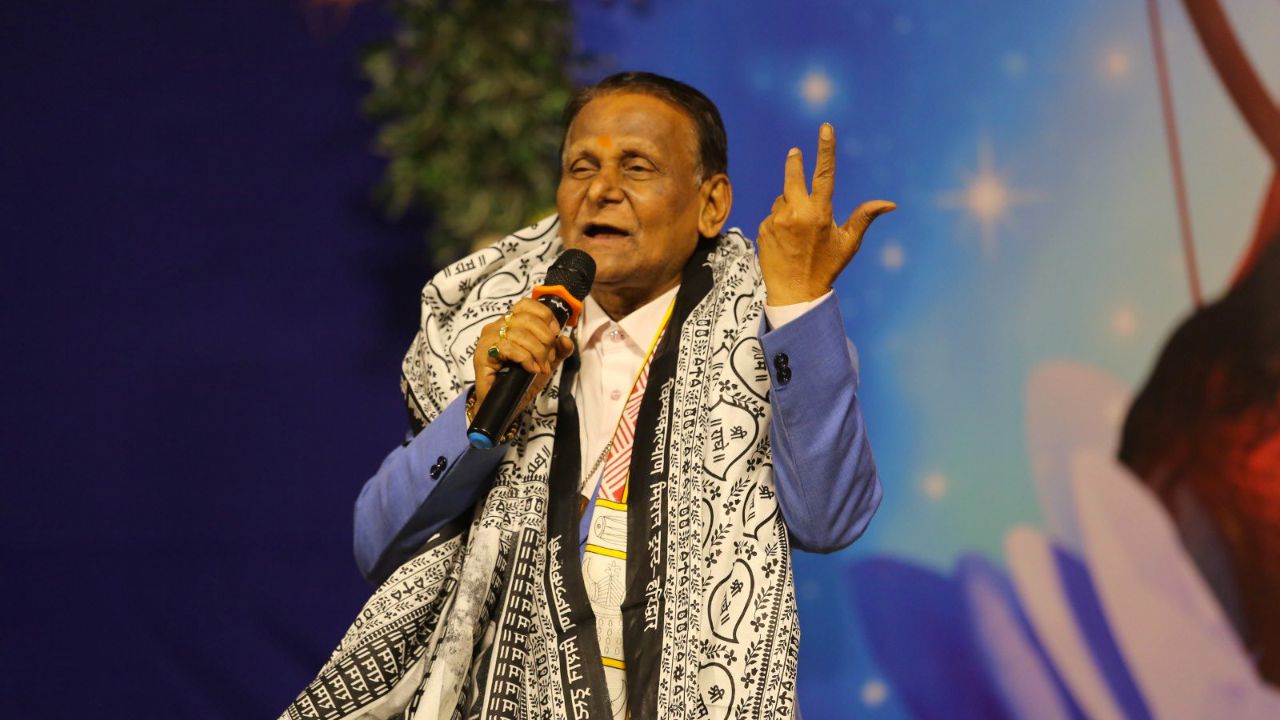 देश के सुप्रसिद्ध हास्य कवि पद्मश्री डॉ. सुरेंद्र दुबे का निधन, 72 वर्ष की उम्र में ली अंतिम सांस, सियासत से लेकर साहित्य जगत ने जताया शोक