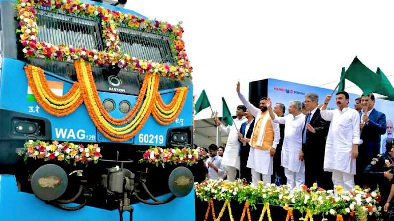 गुरुग्राम में रेल मंत्री अश्विनी वैष्णव ने मारुति-पातली ट्रैक का किया शुभारंभ, CM सैनी भी रहे मौजूद