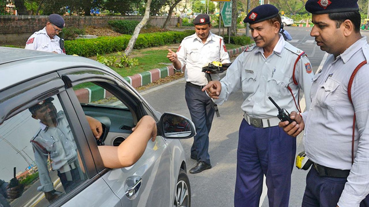 पुराने वाहनों के लिए दिल्ली के दरवाजे बंद! जानिए क्या है नई पॉलिसी की डेडलाइन