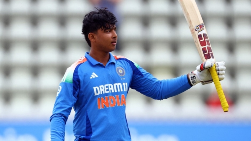 10 छक्के और 13 चौके, 52 बॉल पर तूफानी शतक.. 14 साल के वैभव सूर्यवंशी ने इंग्लैंड में रचा इतिहास