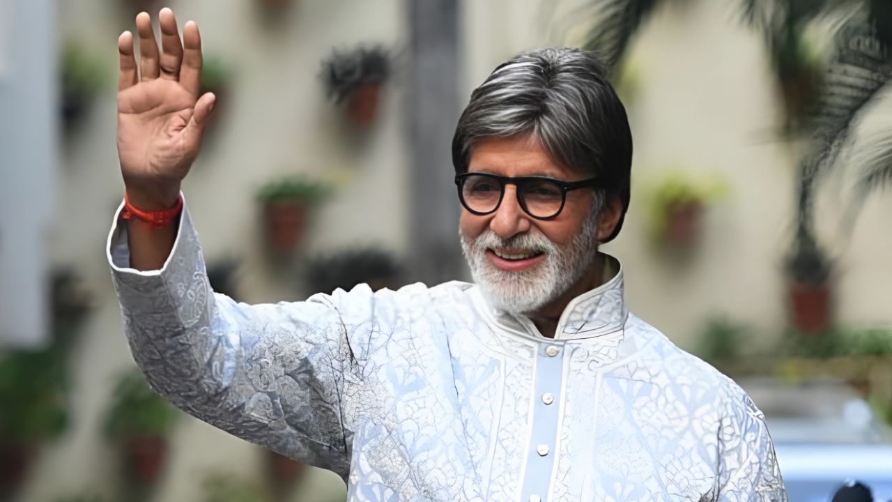 'शहंशाह को नींद नहीं आती क्या?' आधी रात में जागी अमिताभ बच्चन की देशभक्ति, ट्रोलर्स ने फिर किया सवाल