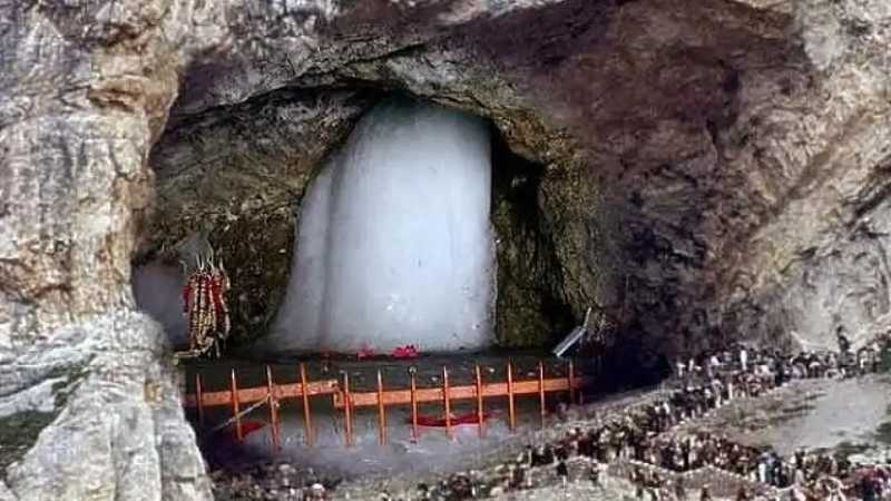 अमरनाथ यात्रा: 18 दिनों में 3 लाख से अधिक श्रद्धालुओं ने किए बाबा बर्फानी के दर्शन; सोमवार को 3,791 यात्रियों का जत्था कश्मीर घाटी के लिए हुआ रवाना