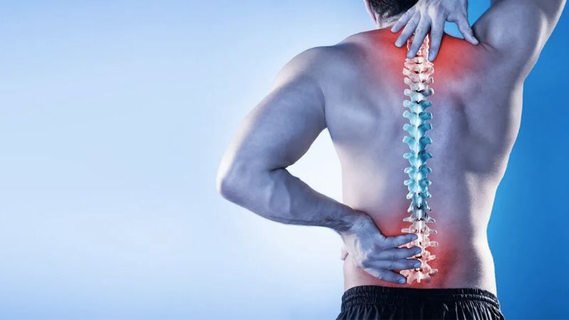 अब बुजुर्ग ही नहीं, पीठ दर्द की समस्या से युवा भी परेशान... अपनी दिनचर्या में शामिल करें ये आदतें, कभी नहीं होगी दिक्कत