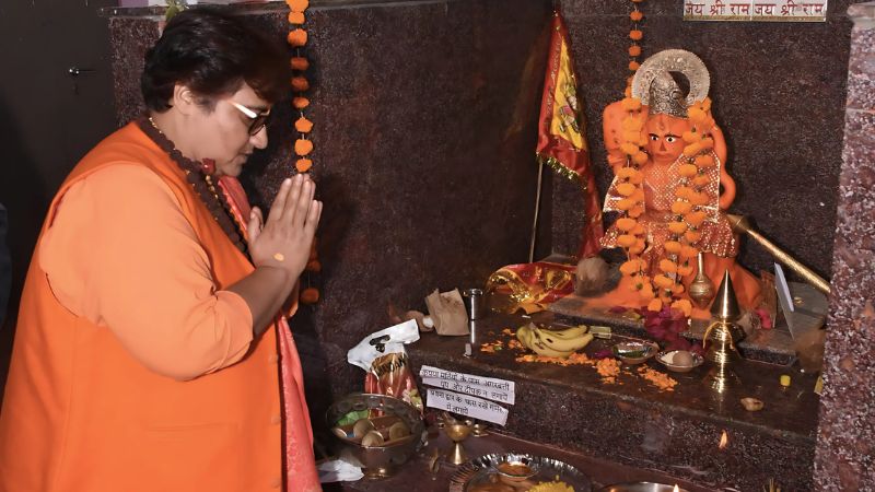 'ये भगवा की जीत है...', मालेगांव ब्लास्ट केस में बरी होने के बाद भावुक होकर रो पड़ीं साध्वी प्रज्ञा, कहा- मैं जिंदा हूं, क्योंकि...