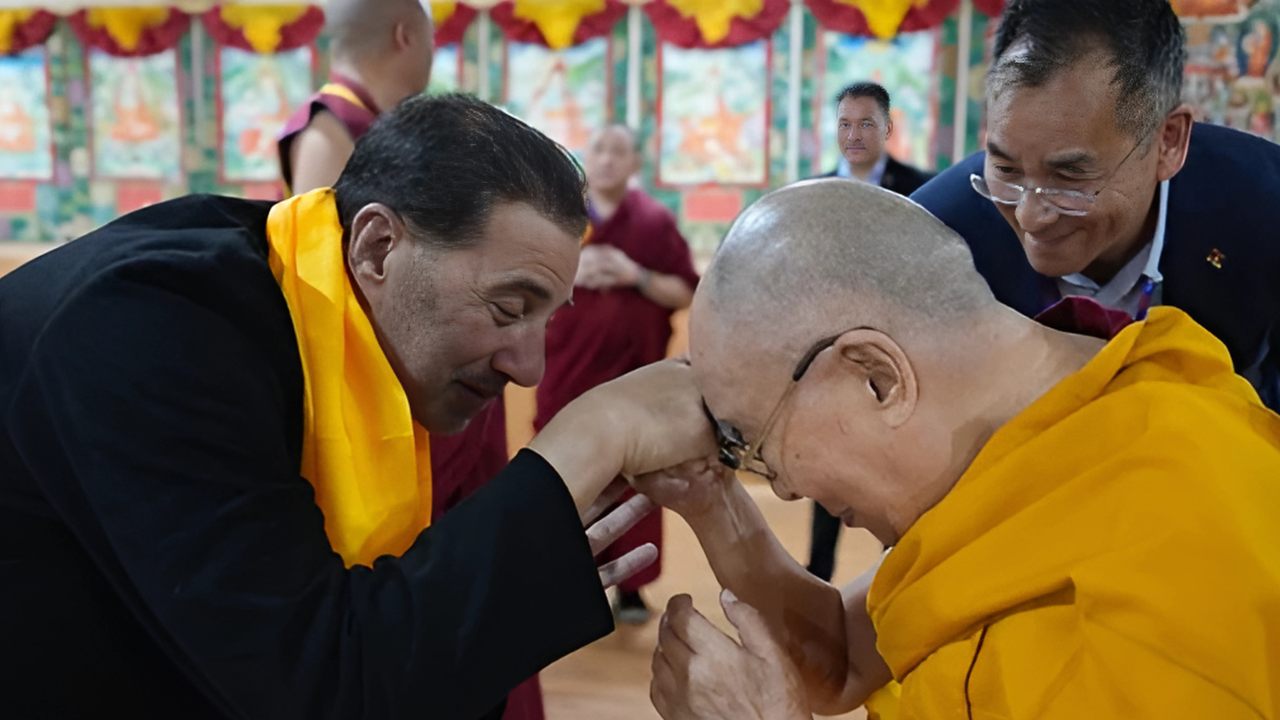 सनी देओल की आध्यात्मिक यात्रा: दलाई लामा से मिलकर बोले एक्टर- “मन को मिला चैन”