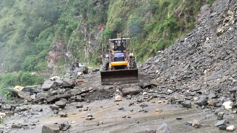 उत्तराखंड में भारी बारिश के कारण कुमाऊं मंडल में 54 सड़कें बंद, मौसम विभाग ने जारी किया अलर्ट