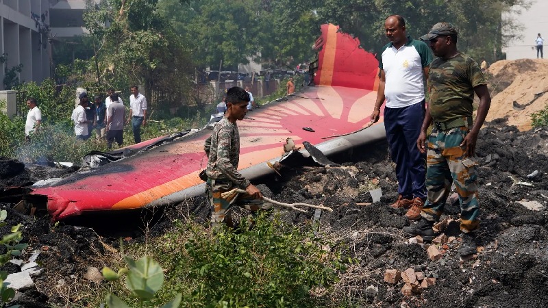 अहमदाबाद विमान हादसा: जांच रिपोर्ट में बड़ा खुलासा... दोनों इंजन बंद होने की वजह आई सामने, किसने की थी कटऑफ स्विच से छेड़छाड़?