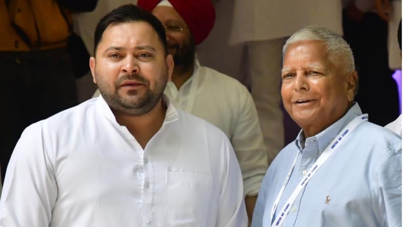 लालू यादव फिर से बने RJD के राष्ट्रीय अध्यक्ष, तेजस्वी ने कहा - टिकट उन्हें ही मिलेगा जो जनता के बीच रहेगा...