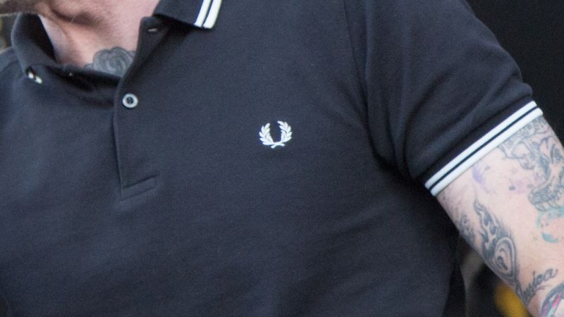 लेफ्ट साइड में ही क्यों दिखता है ब्रांड का Logo? जानें इसके पीछे की खास और दिलचस्प वजह