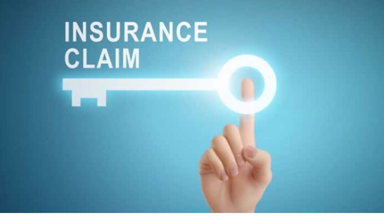 बारिश में घर और कार को हुआ नुकसान? जानिए क्या कवर करेगी आपकी इंश्योरेंस पॉलिसी