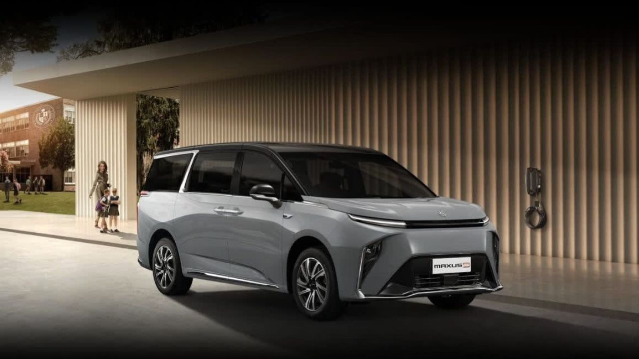 MG M9 Electric MPV Launched: एक चार्ज में 548 KM चलेगी, कीमत जानकर रह जाएंगे हैरान!