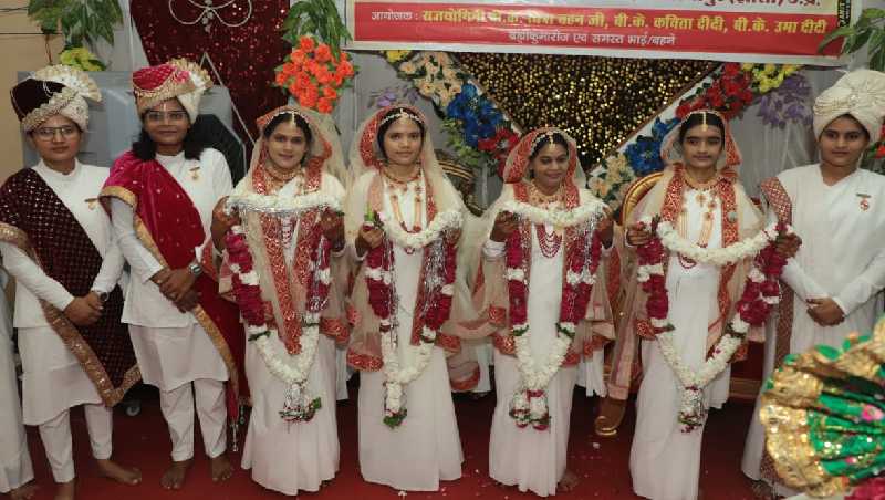 झांसी के मऊरानीपुर में अद्भुत विवाह समारोह... चार युवतियों ने भगवान शिव को बनाया जीवनसाथी