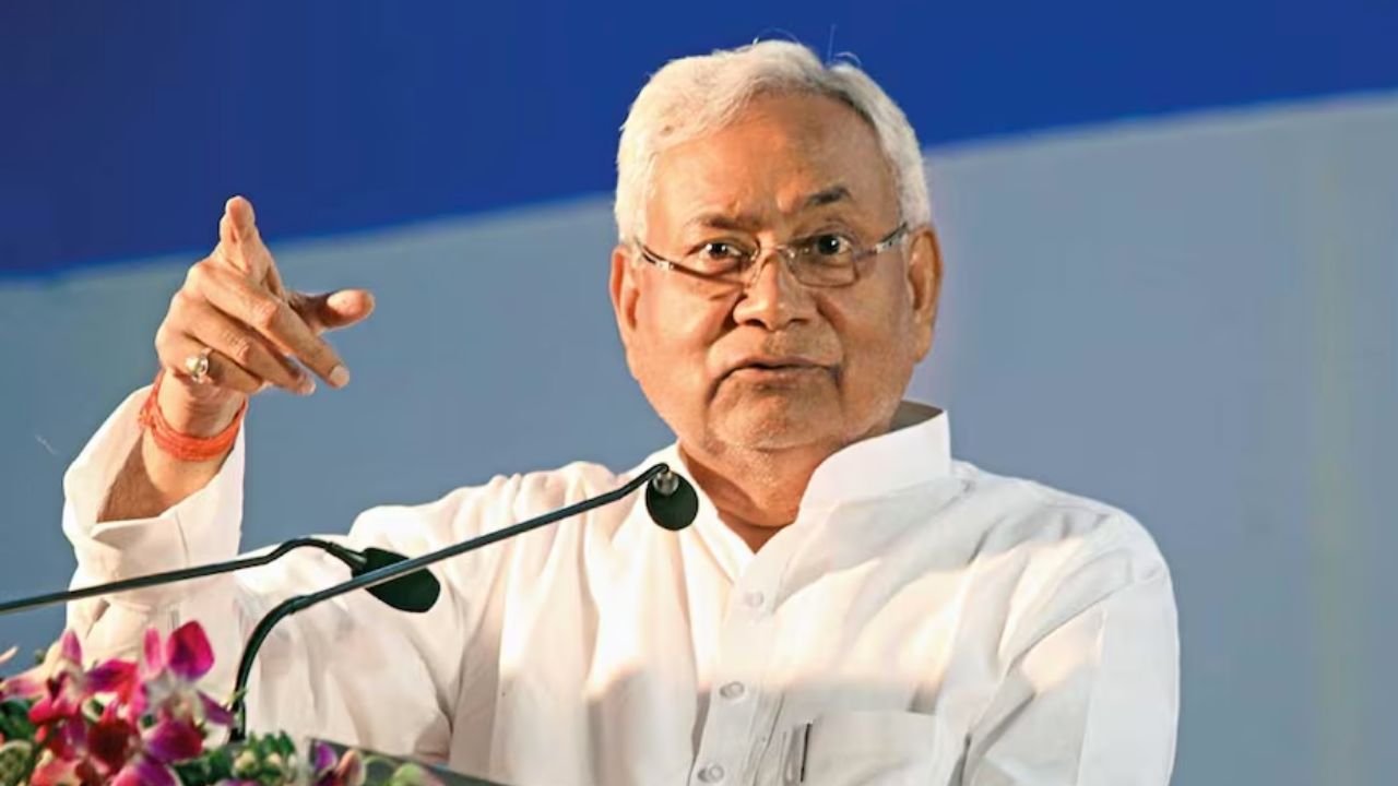 बिहार में स्वच्छता प्रहरियों को मिली बड़ी सौगात, CM नीतीश ने किया सफाई कर्मचारी आयोग के गठन का ऐलान...दिखी अंत्योदय की झलक