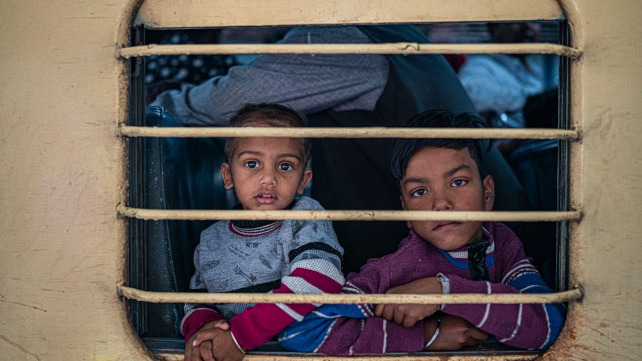 IRCTC की नई पहल: जनरल क्लास यात्रियों को मिलेगा सीट पर पैक्ड खाना और पानी