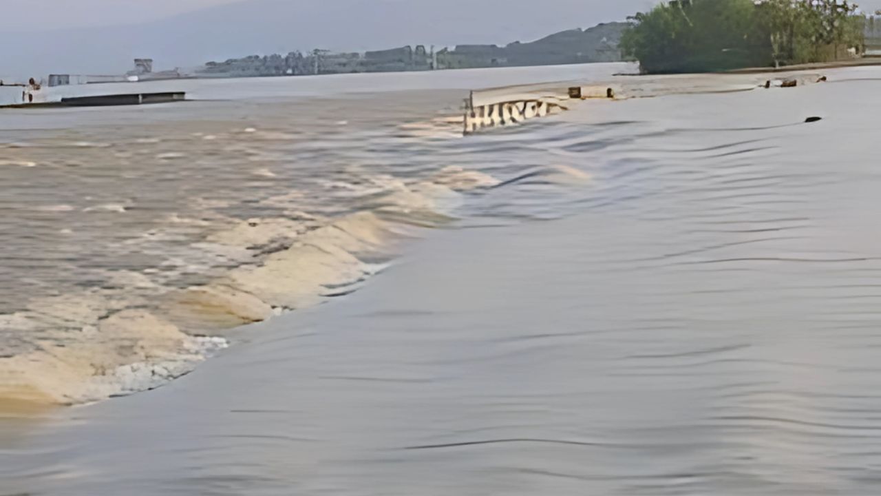 झारखंड के साहिबगंज में खतरनाक स्तर तक बढ़ा गंगा का जलस्तर, जिला प्रशासन ने जारी किया अलर्ट
