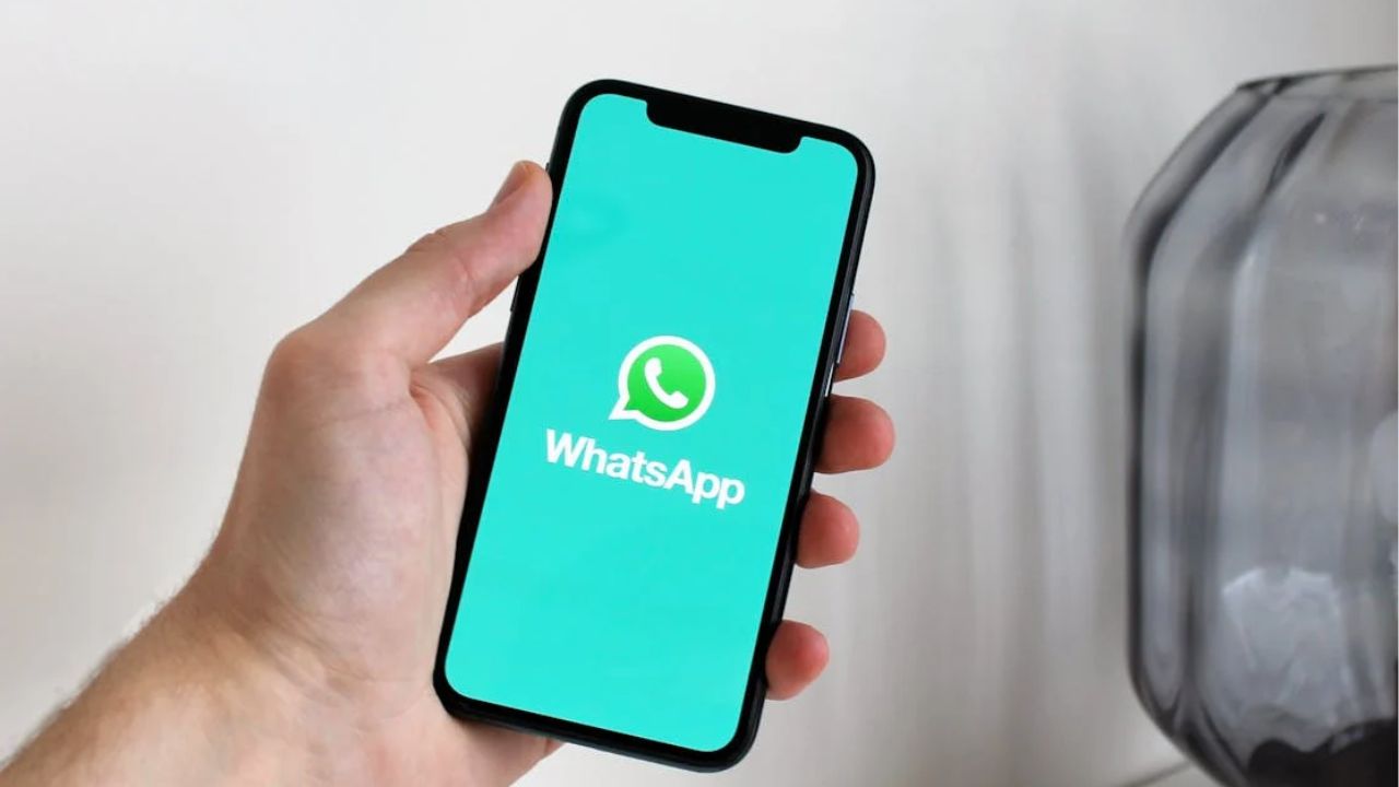 WhatsApp में प्रोफाइल फोटो बदलना होगा अब और भी आसान, Instagram और Facebook से आएगा मददगार फीचर