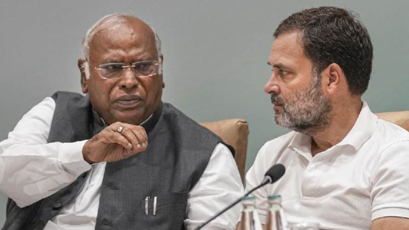 लाल किले पर ध्वजारोहण कार्यक्रम में क्यों नहीं पहुंचे खरगे और राहुल गांधी? बीजेपी ने बताया देश का अपमान, अब कांग्रेस ने बताई न आने की वजह