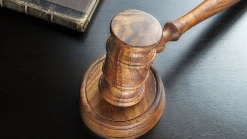 हाईकोर्ट ने कहा- महिला की तस्वीर लेना, पीछा करना क्राईम नहीं… फिर आरोपी को दे दी जमानत, जानिए पूरा मामला