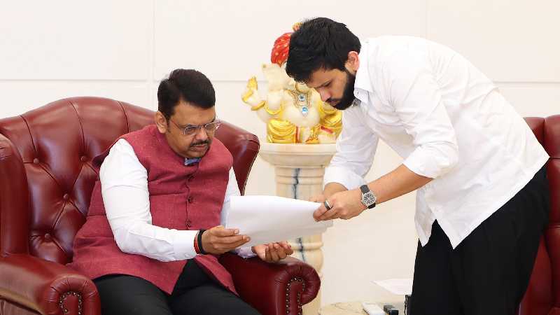 मुख्यमंत्री देवेंद्र फडणवीस ने की वंतारा के वरिष्ठ अधिकारियों के साथ बैठक, हथिनी माधुरी लौटेगी नंदनी मठ