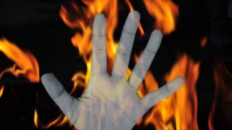 उदयपुर: गोगुंदा-पिंडववाड़ा हाईवे पर एसिड टैंकर पलटा, जिंदा जलकर चालक की मौत