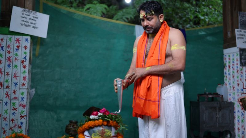 रुद्राभिषेक से सुंदरकांड तक…आचार्य आशीष सेमवाल के जन्मदिन पर वैदिक मंत्रों से गूंजा Punarnava Resort का परिसर, दुनिया को दिया बड़ा संदेश