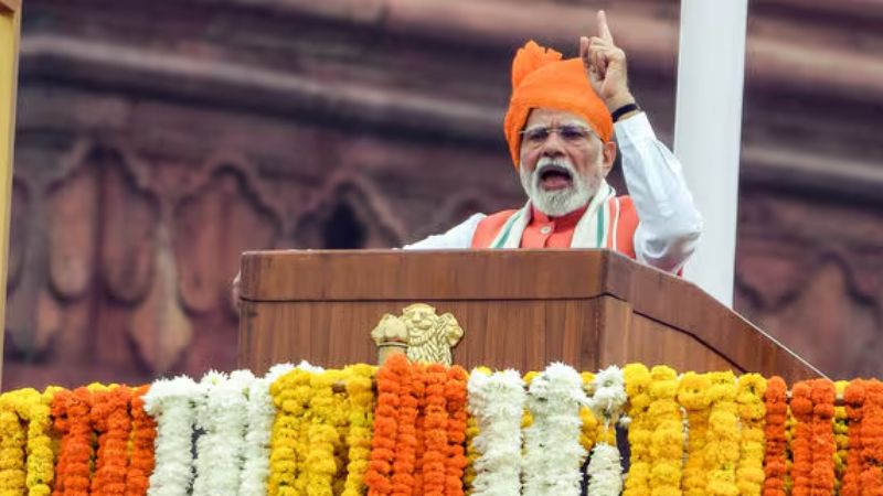 '22 अप्रैल के बाद सेना को खुली छूट दे दी...', पीएम मोदी ने लाल किले से देश के दुश्मनों को चेताया, कहा - खून और पानी साथ नहीं बहेंगे