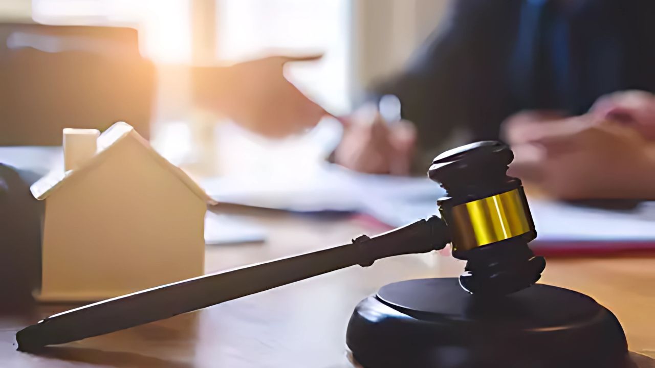 पिता की मौत के बाद भी बेटियों को मिलता है संपत्ति में बराबर का हिस्सा, जानिए क्या कहता है कानून?