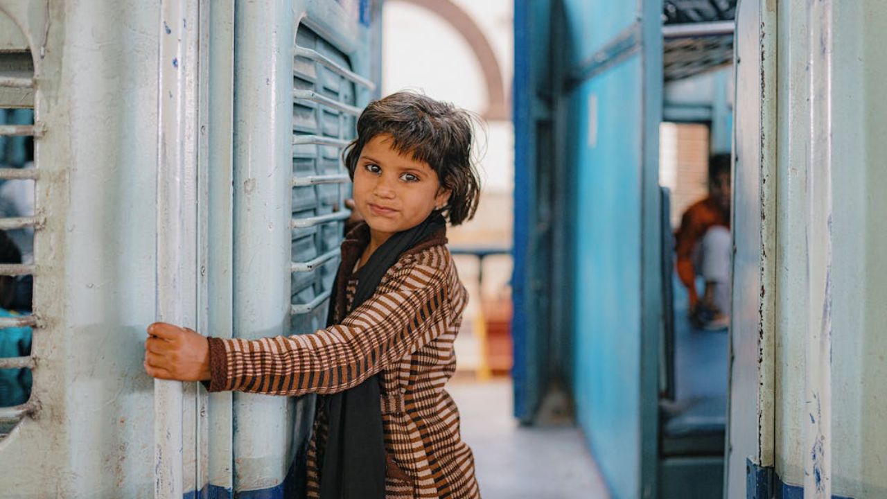 Indian Railway: अब नहीं कर सकेंगे जितनी चाहें उतनी टिकट बुकिंग, जानिए रेलवे की नई गाइडलाइन