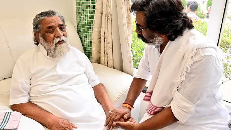झारखंड के पूर्व मुख्यमंत्री शिबू सोरेन का निधन, 81 वर्ष की उम्र में ली अंतिम सांस; CM हेमंत सोरेन बोले- आज मैं शून्य हो गया हूं...