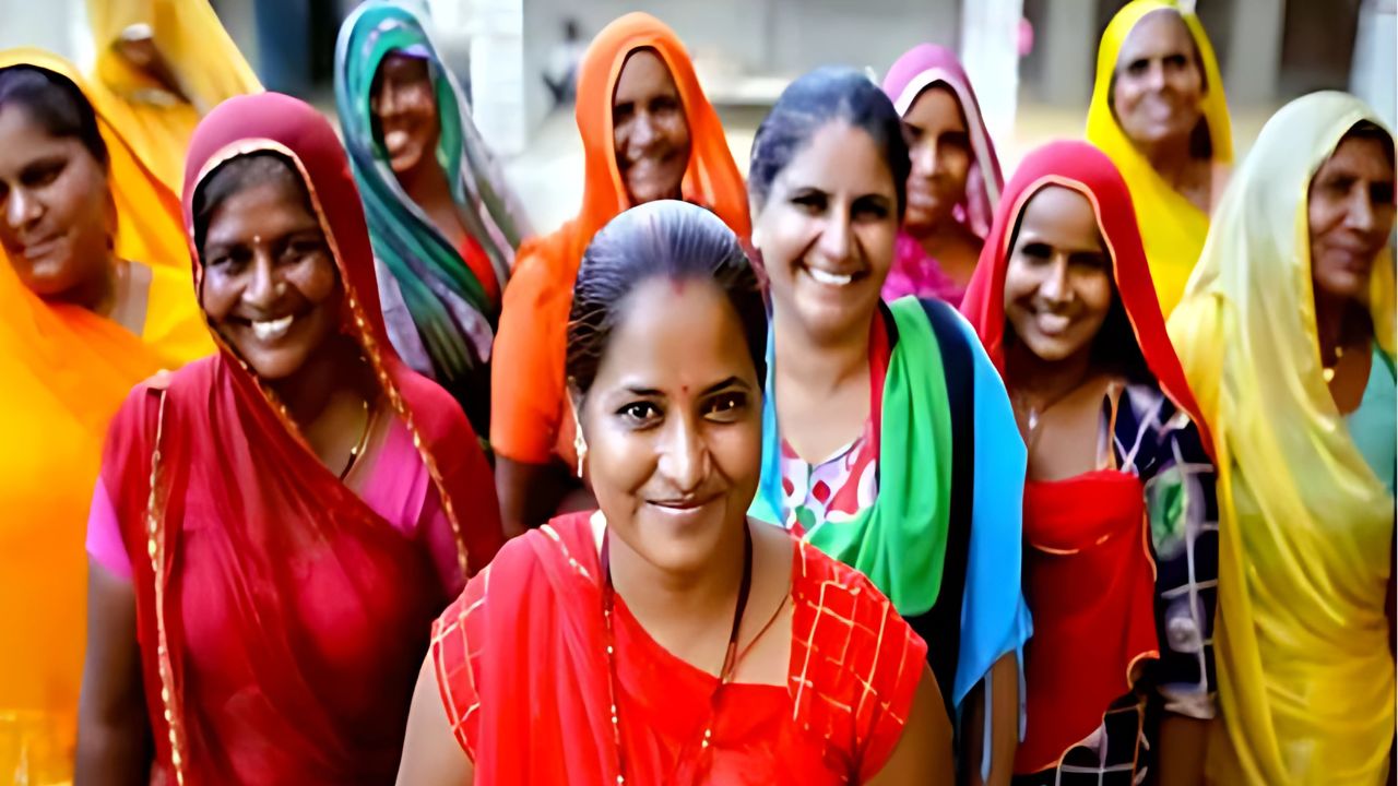 क्या है जीविका दीदी स्कीम? बिहार की महिलाएं कैसे उठा सकती हैं इस योजना का लाभ