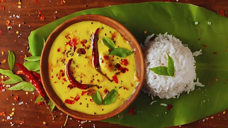 इस तरह बनाएं दादी और नानी के हाथों वाली जैसी स्वादिष्ट कढ़ी, बस सही तरीके से लगाएं सूखी लाल मिर्च का तड़का, हर कोई हो जाएगा स्वाद का दीवाना